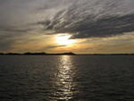 ATARDECER EN EL GUAZ�