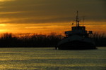 AMANECER EN EL PARANA GUAZ� - ISLA BOTIJA Y PUERTO CONTANZA
