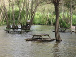 MESAS BAJO EL AGUA